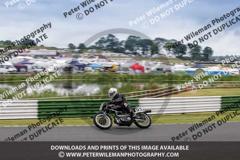 Vintage motorcycle club;eventdigitalimages;mallory park;mallory park trackday photographs;no limits trackdays;peter wileman photography;trackday digital images;trackday photos;vmcc festival 1000 bikes photographs